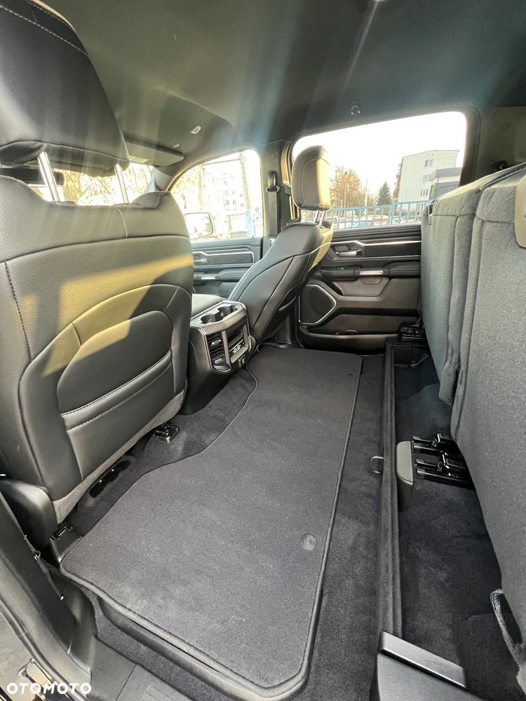 RAM 1500 Laramie Sport - 31