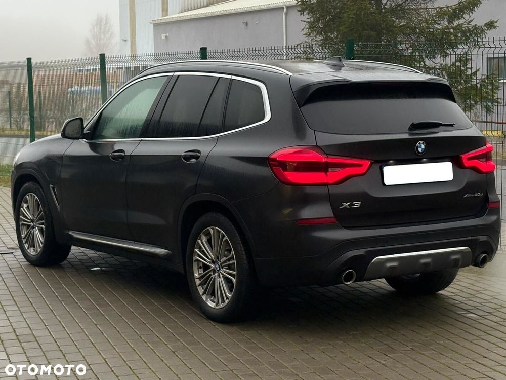 BMW X3 xDrive30e Luxury Line - 2