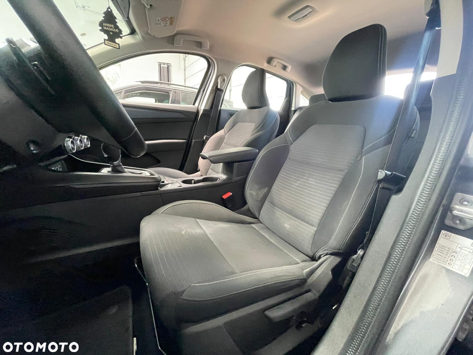 Renault Arkana 1.3 TCe mHEV Equilibre EDC - 37