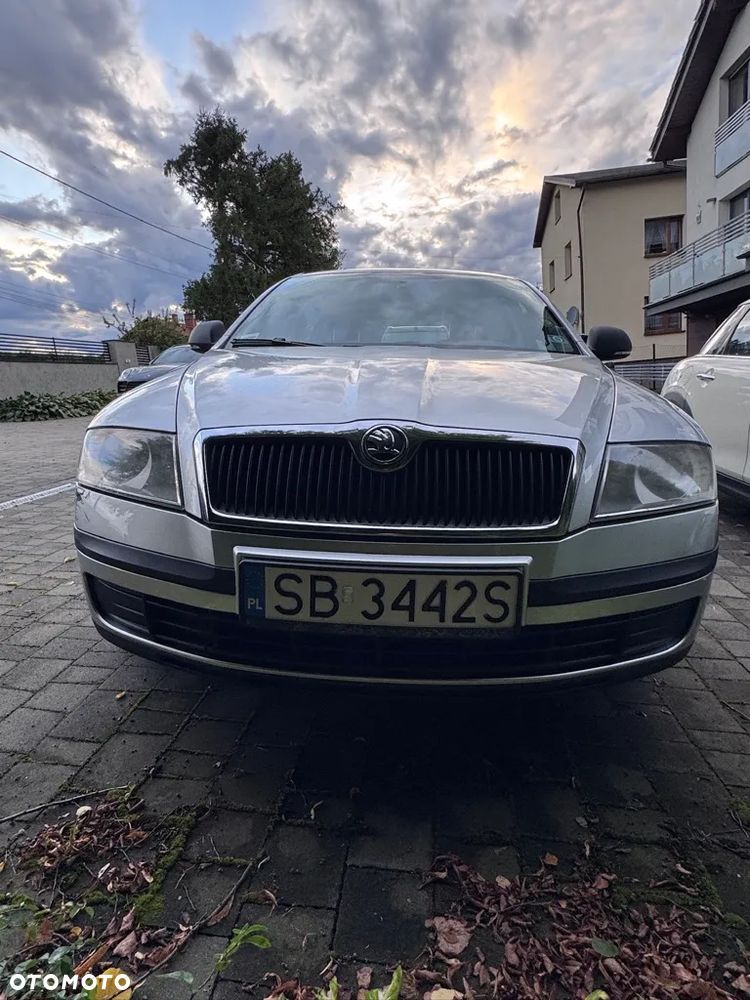 Skoda Octavia 1.6 Tour - 12