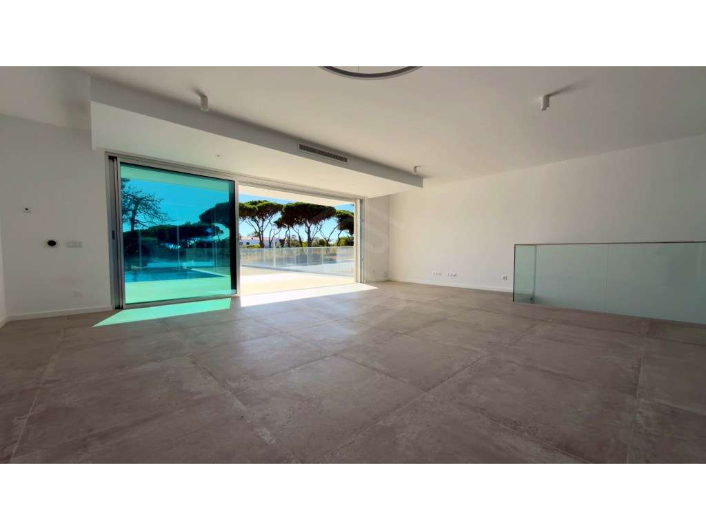 Moradia com 3 Suites, Jacuzzi e Piscina no Garrão, Almancil - Grande imagem: 5/60