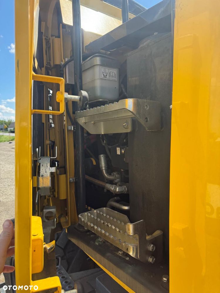 Komatsu PW138 MR - 8