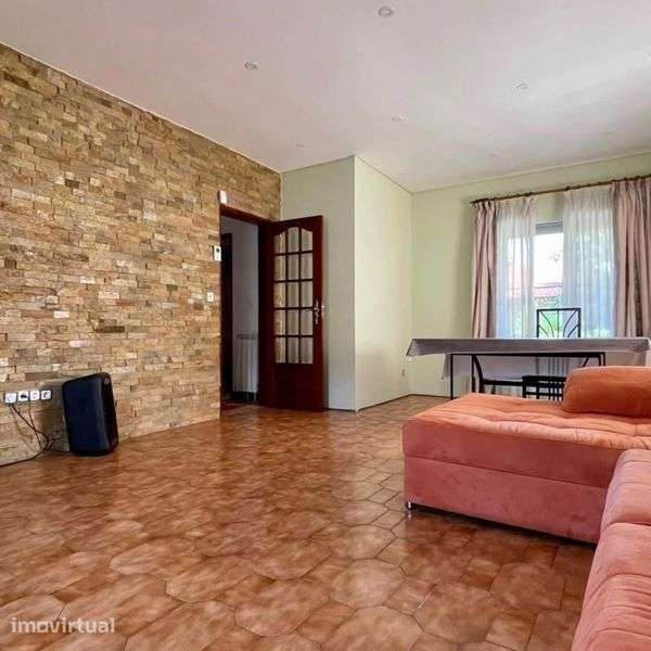 T3 com garagem grande e quintal - Grande imagem: 5/6
