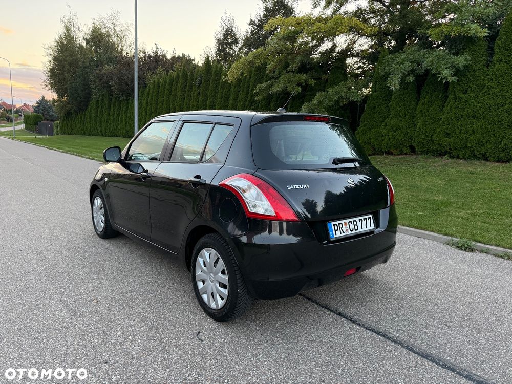 Suzuki Swift - 4