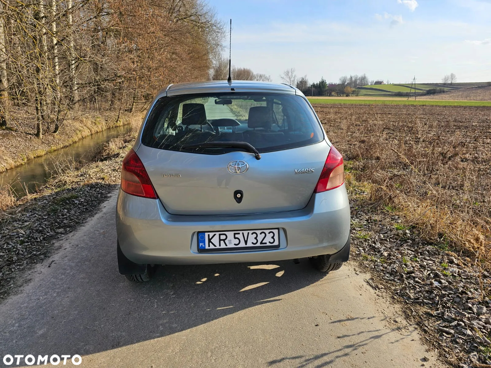 Toyota Yaris 1.0 Terra A/C - 4