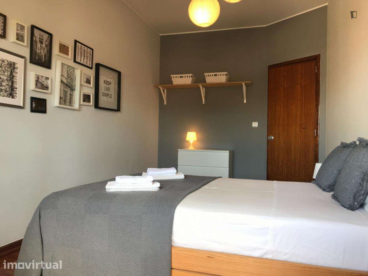 Quarto - localizado em Campolide Lisbon - Grande imagem: 3/16
