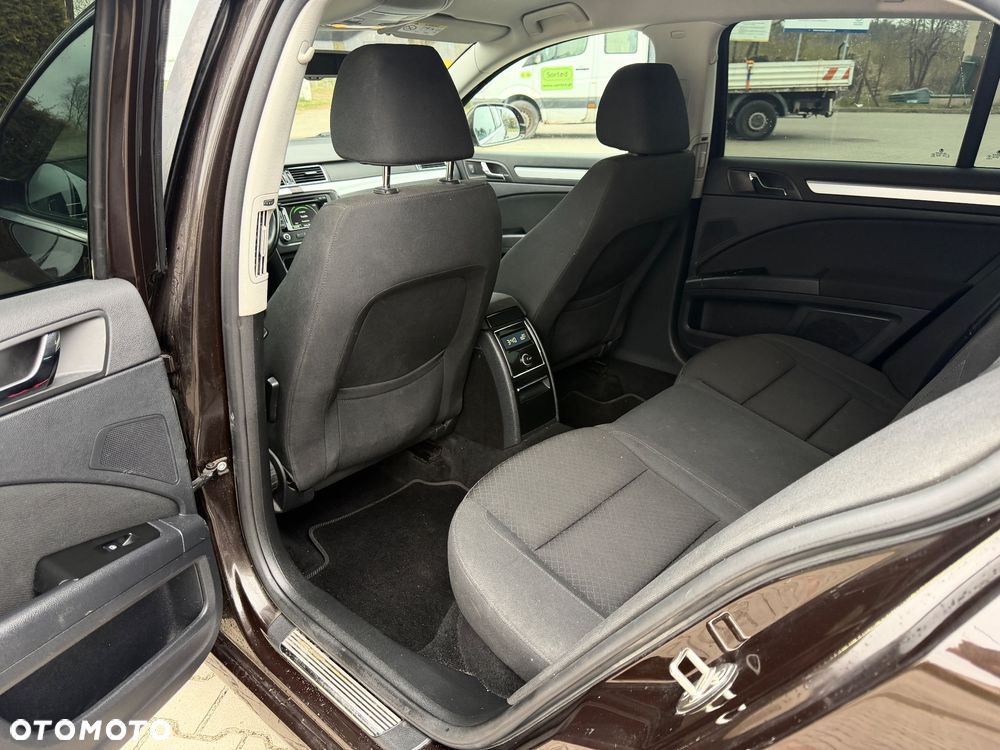 Skoda Superb 2.0 TDI Ambition - 17