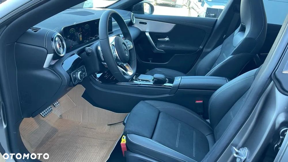 Mercedes-Benz CLA 250 AMG Line 7G-DCT - 4