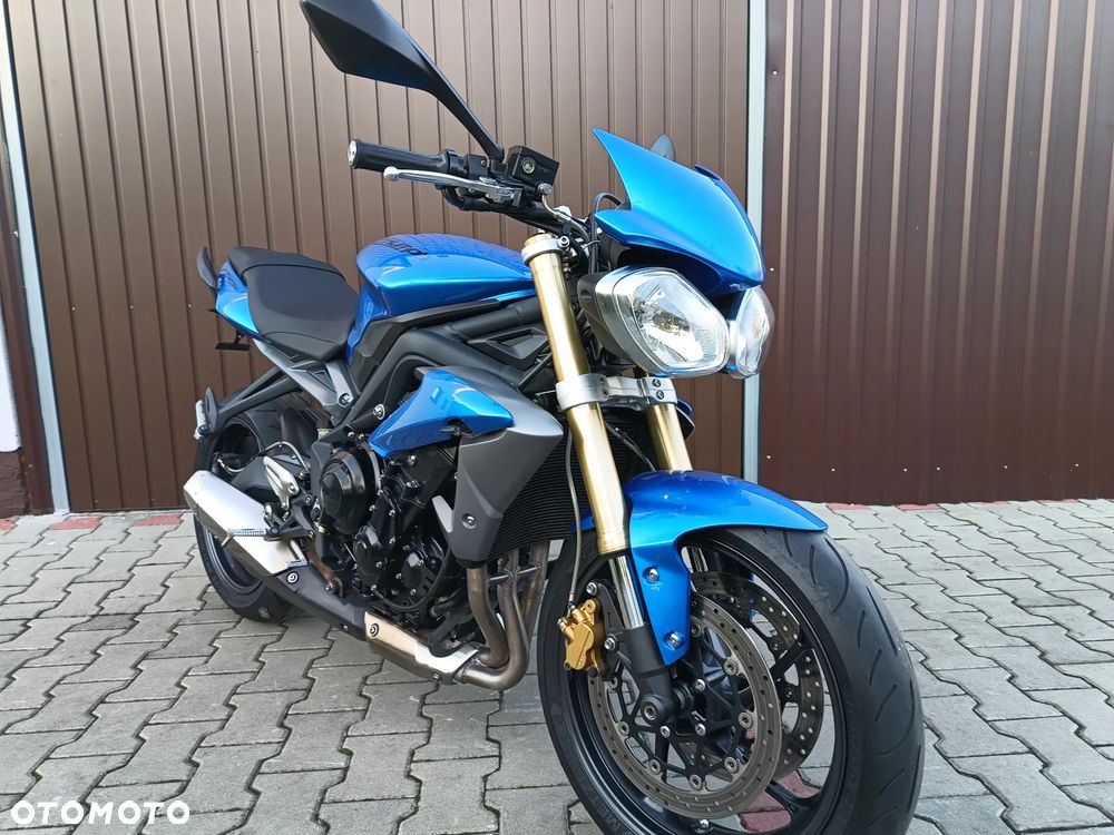 Triumph Street Triple - 1