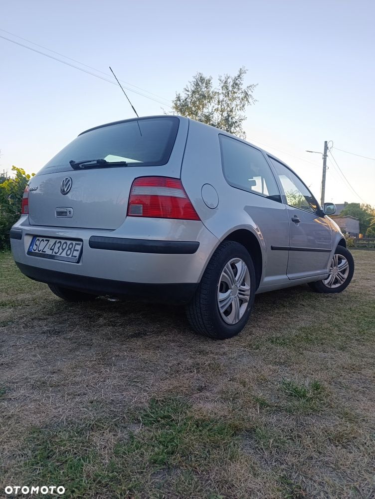 Volkswagen Golf - 4
