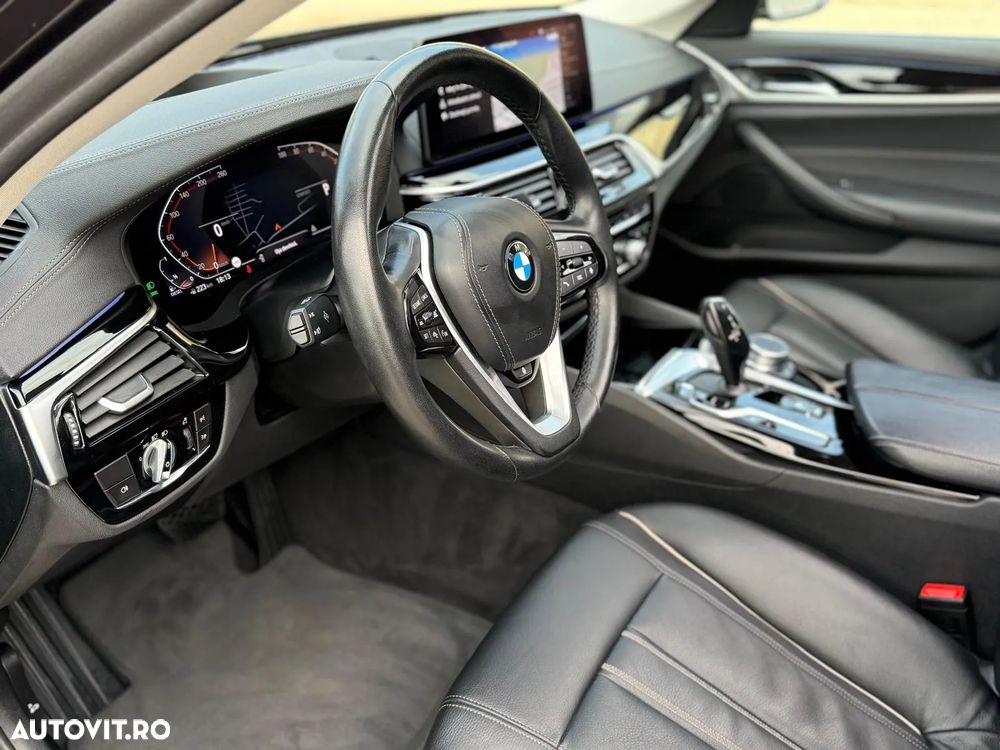 BMW Seria 5 520d Aut. Luxury Line - 7
