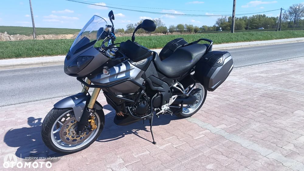 Triumph Tiger - 1