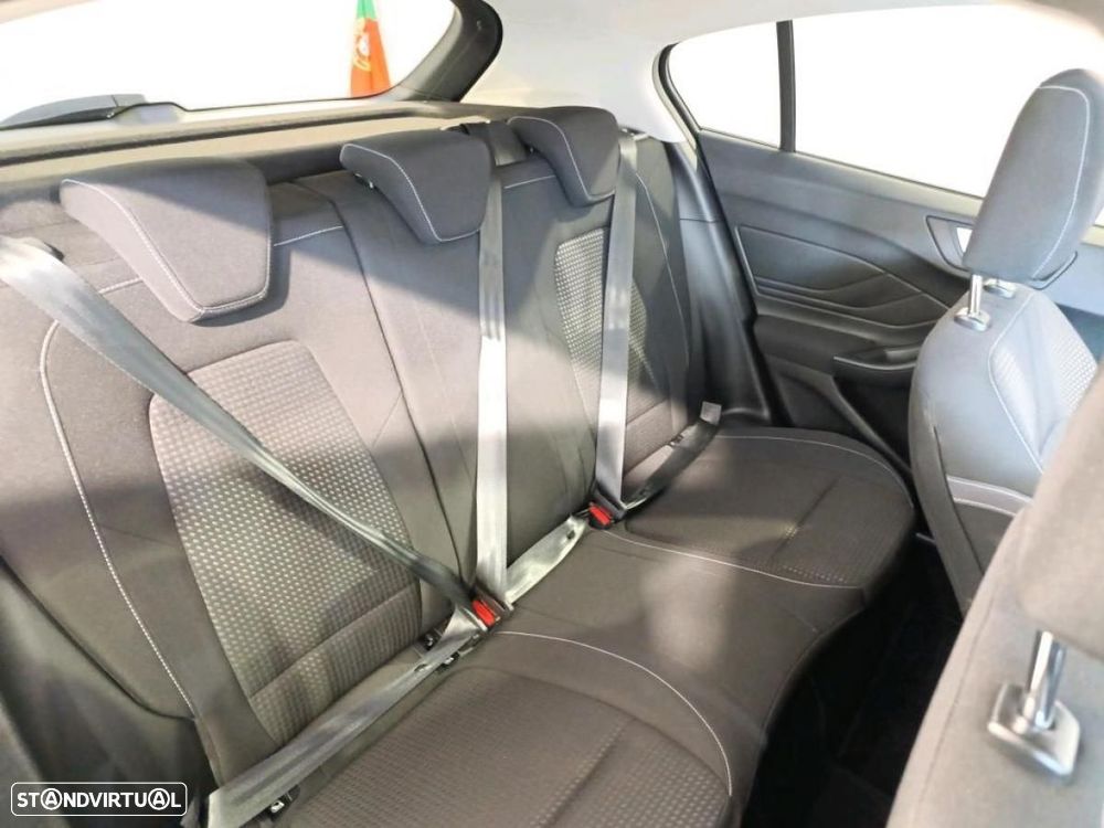 Ford Focus 1.5 TDCi ECOBlue Active - 4