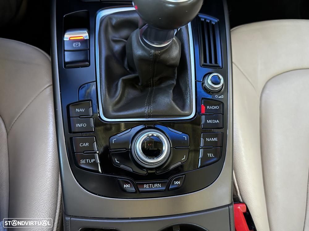 Audi A4 Avant 2.0 TDI Exclusive - 29