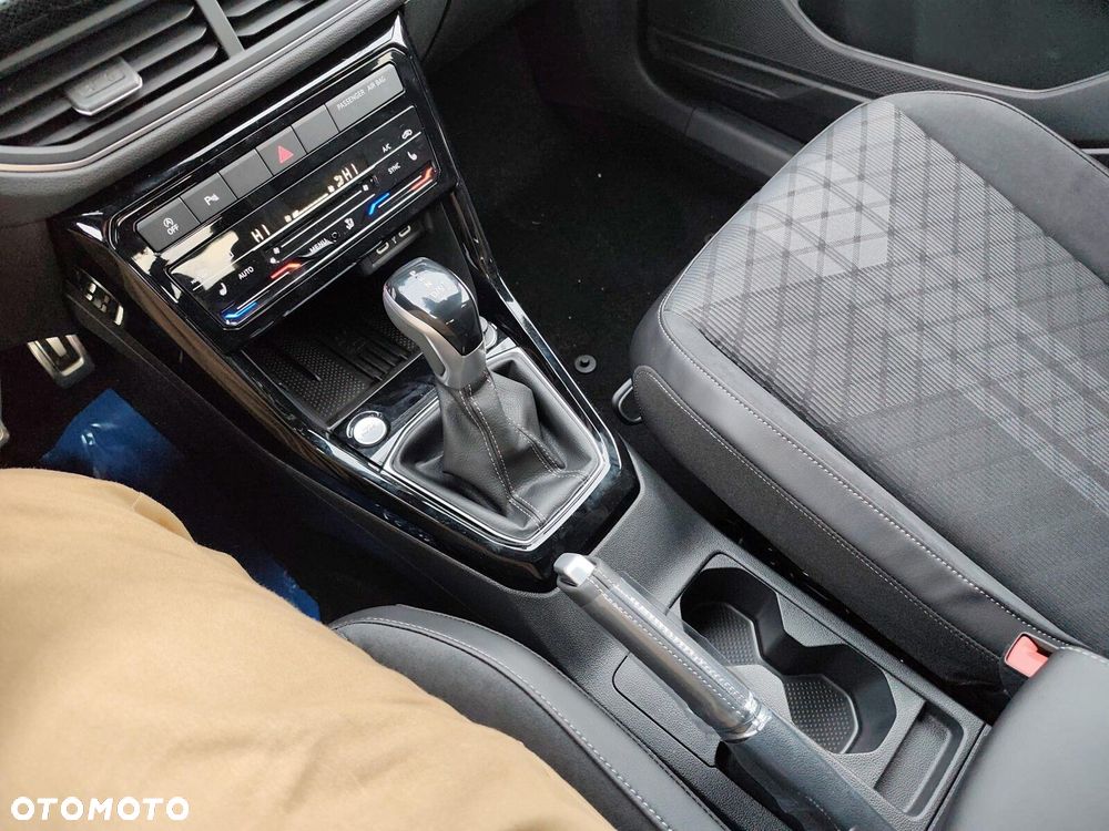 Volkswagen T-Cross 1.0 TSI R-Line Plus DSG - 17