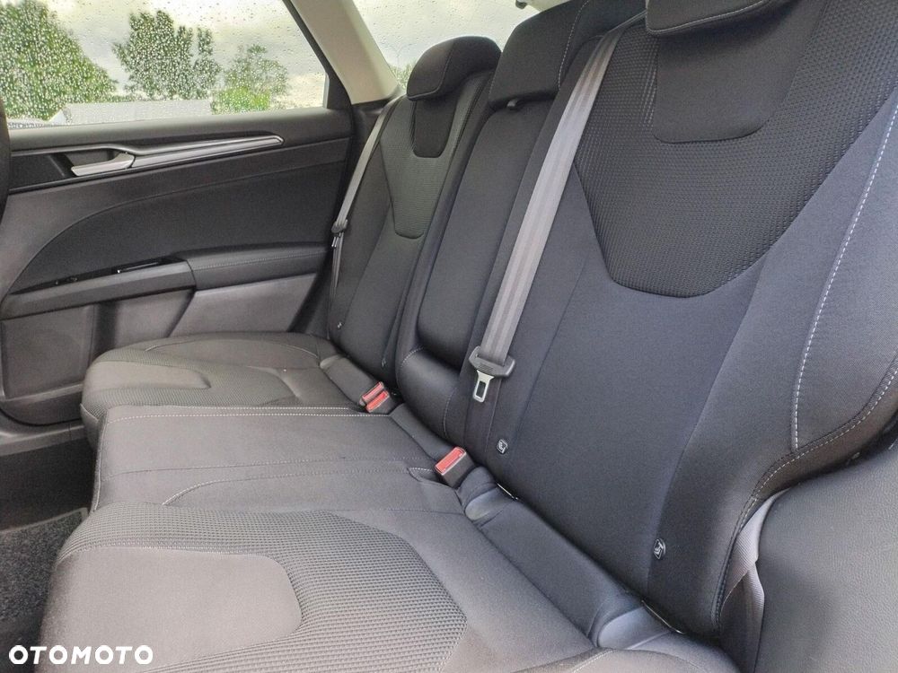 Ford Mondeo 2.0 Hybrid Titanium - 26