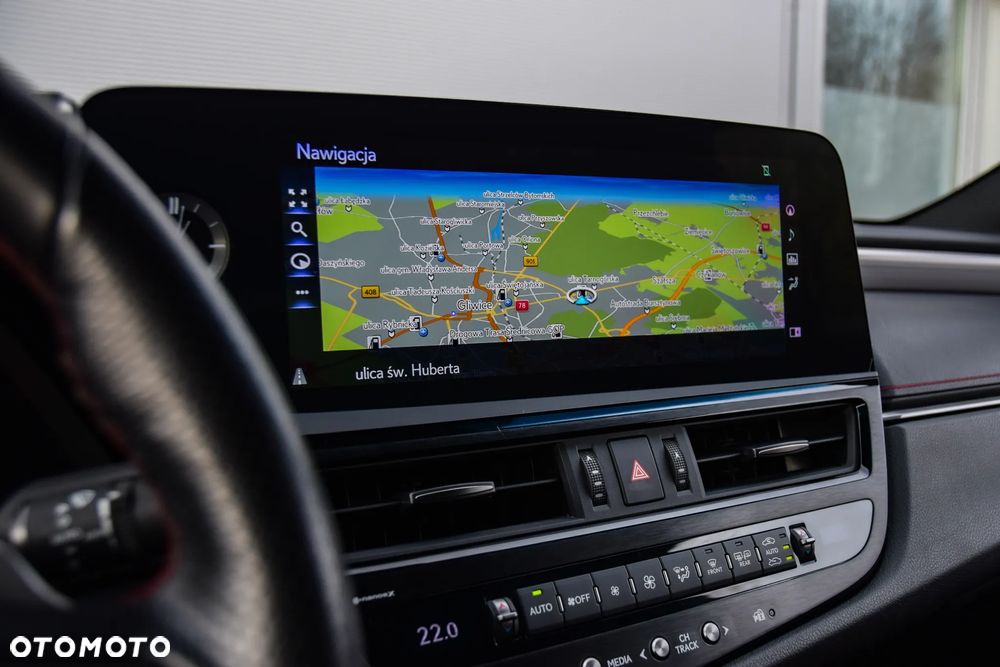 Lexus ES 300h F Sport Edition - 10