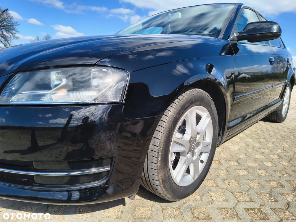 Audi A3 Sportback 1.6 TDI DPF Ambiente - 18