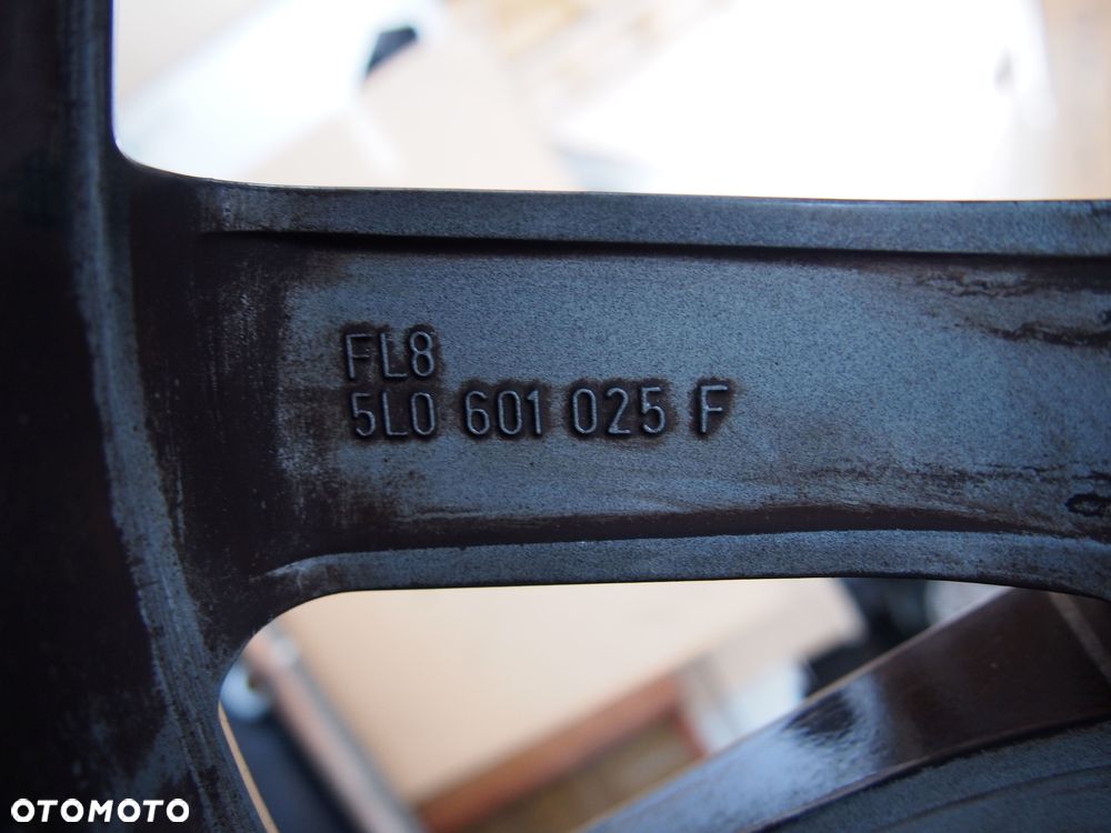 Skoda Yeti Felga 7x17H2 et 45 5x112 - 4