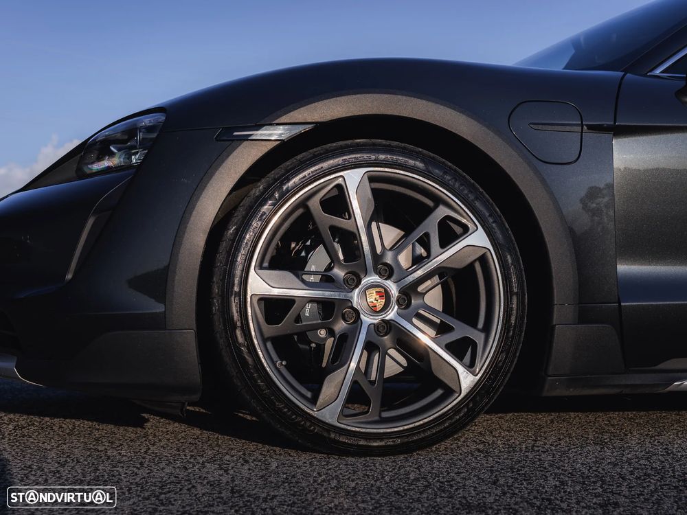 Porsche Taycan Cross Turismo 4S - 10