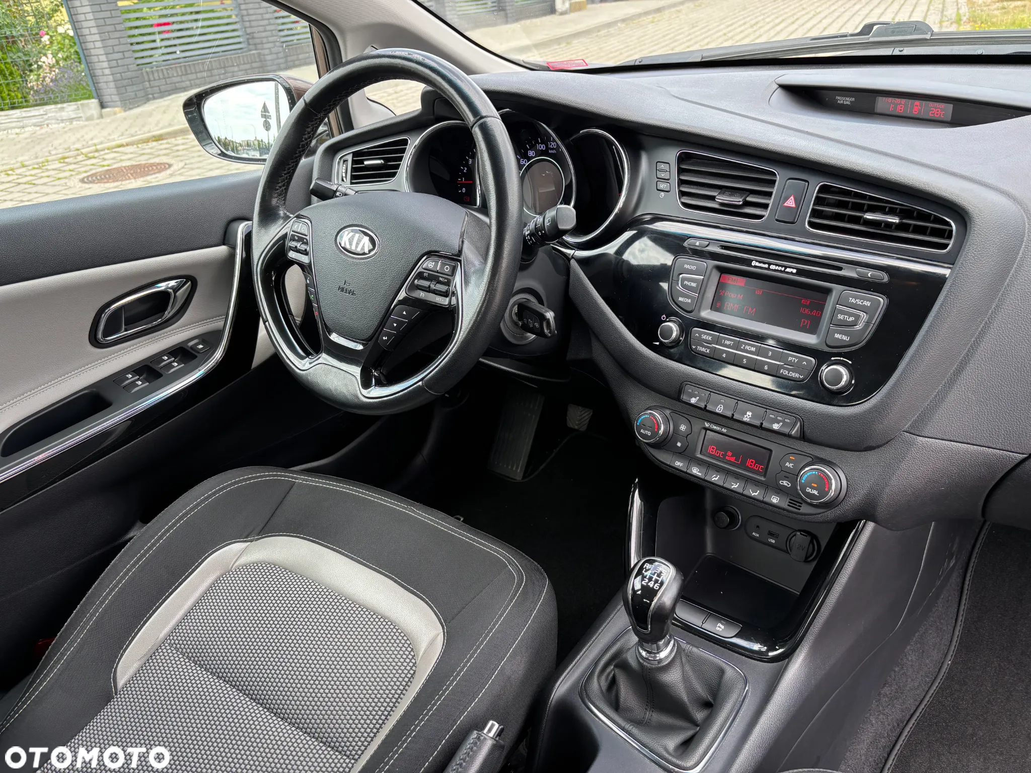 Kia Ceed 1.6 CRDi 128 Dream Team Edition - 8