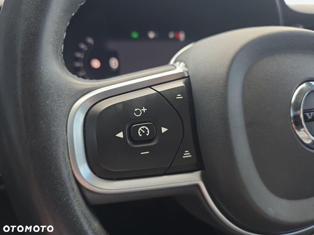 Volvo V60 B3 B Momentum Core - 16