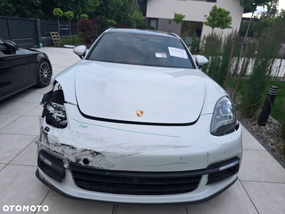 Porsche Panamera 4S Executive - 12