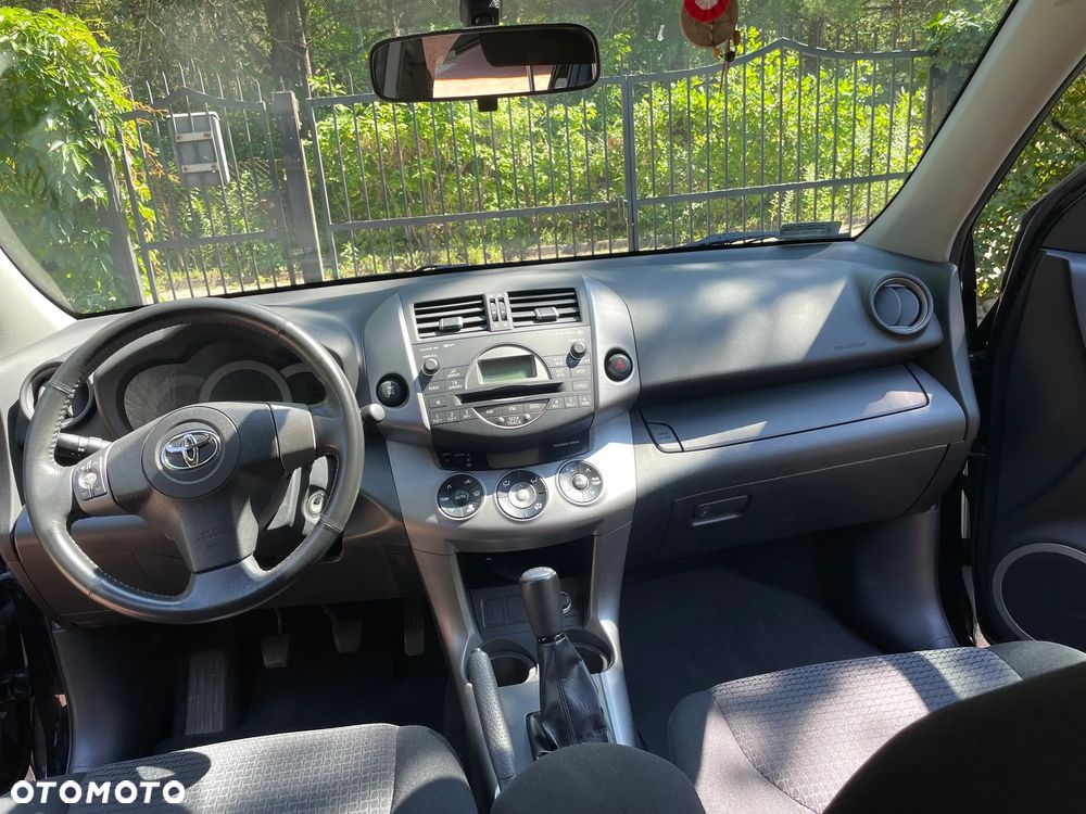 Toyota RAV4 2.0 VVT-i Premium - 11