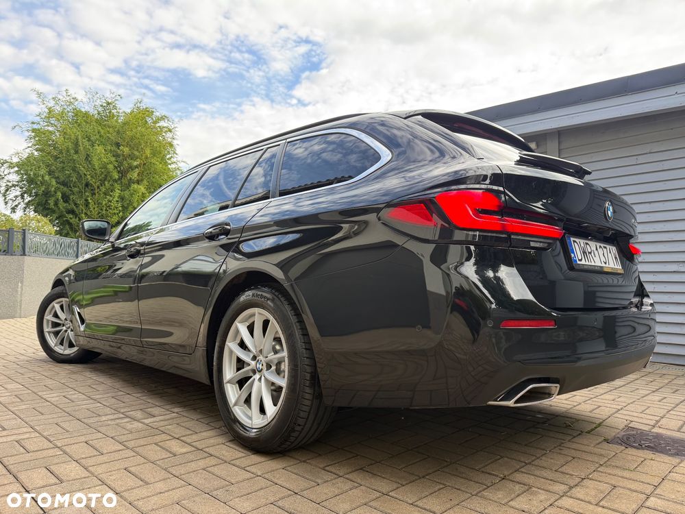 BMW Seria 5 518d Business Edition sport - 4