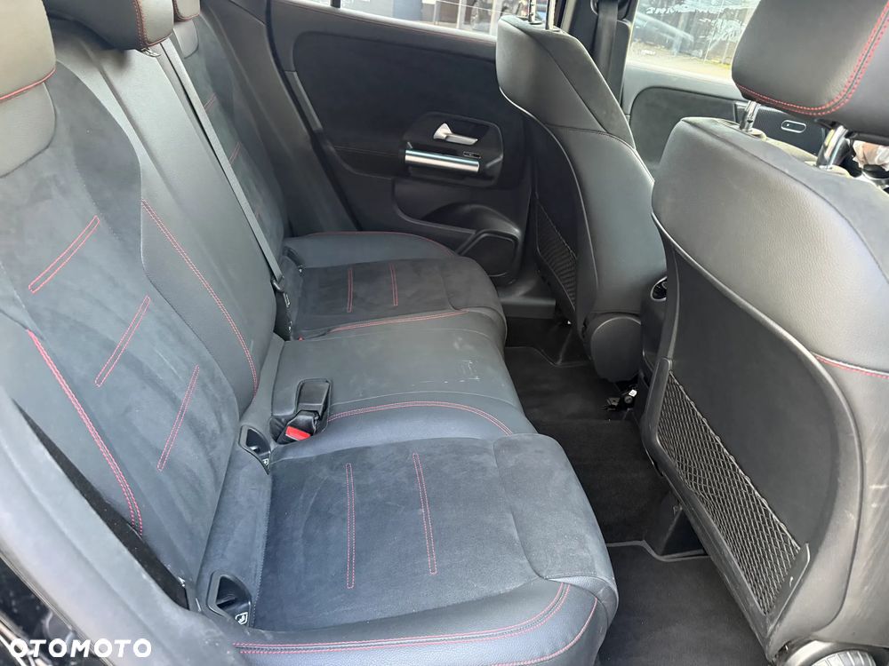 Mercedes-Benz GLA 200 7G-DCT Edition AMG Line - 24