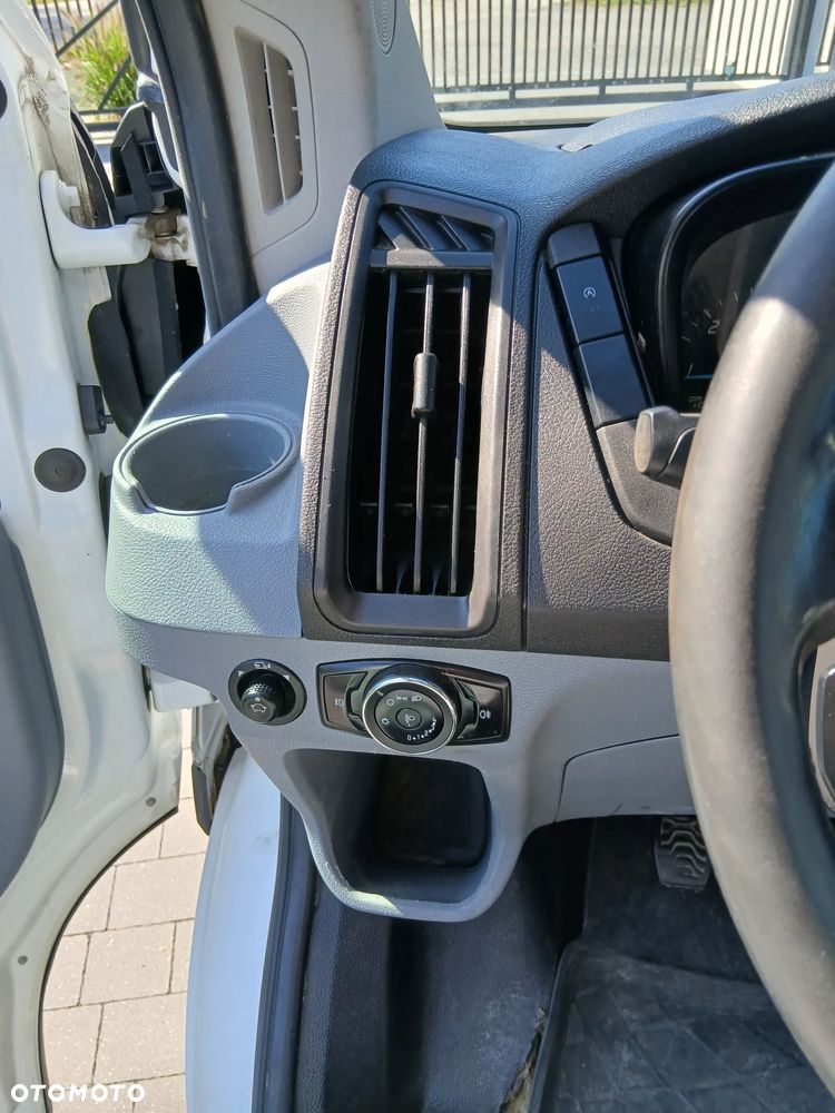 Ford Transit - 13