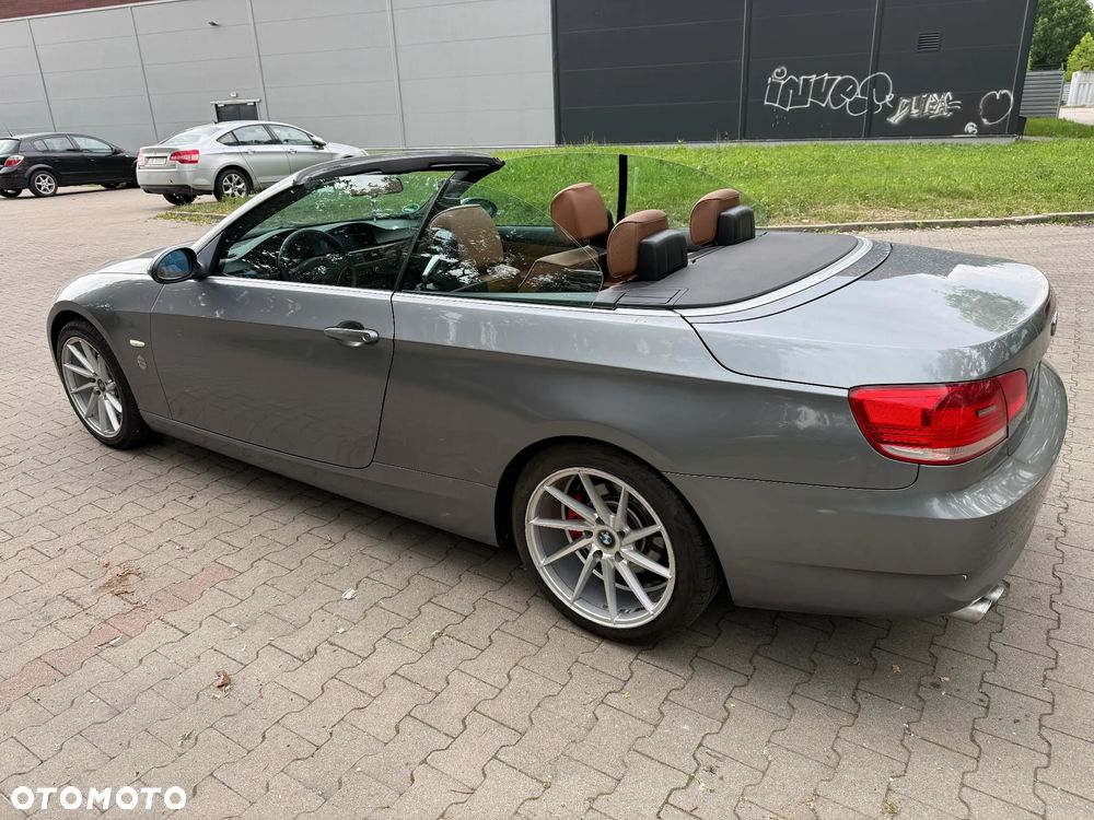 BMW Seria 3 325i Edition Exclusive - 4