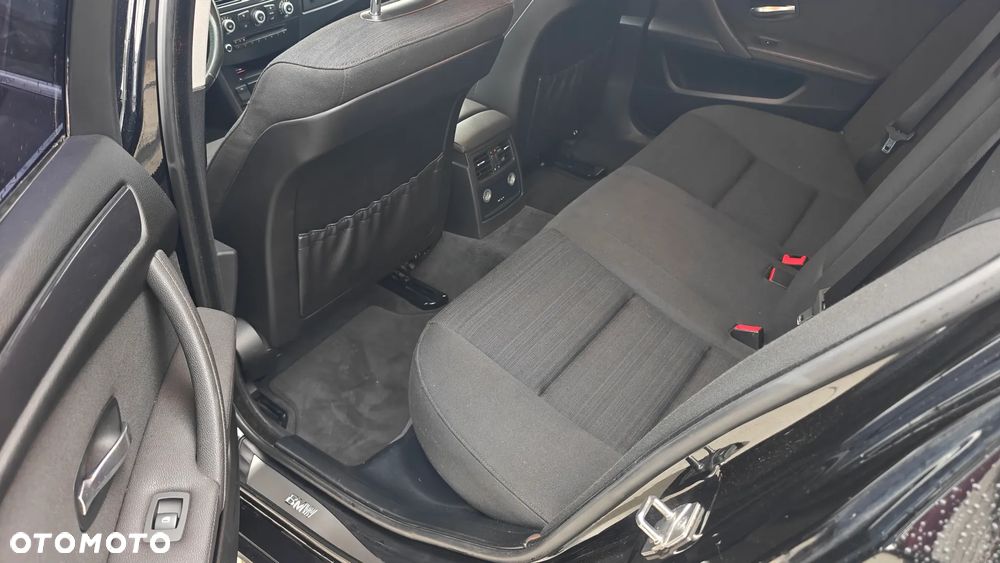 BMW Seria 5 520i - 25