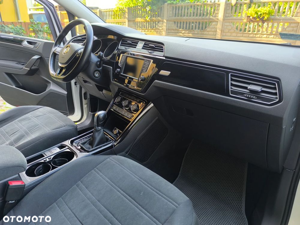 Volkswagen Touran 2.0 TDI BMT Comfortline DSG - 15