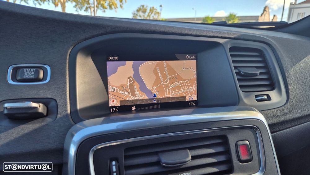 Volvo V60 2.0 D2 R-Design Momentum - 34