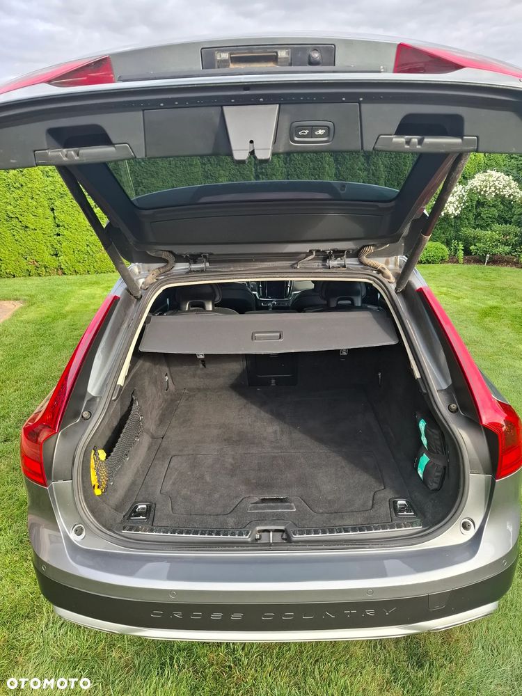 Volvo V90 Cross Country D4 AWD Ocean Race - 6