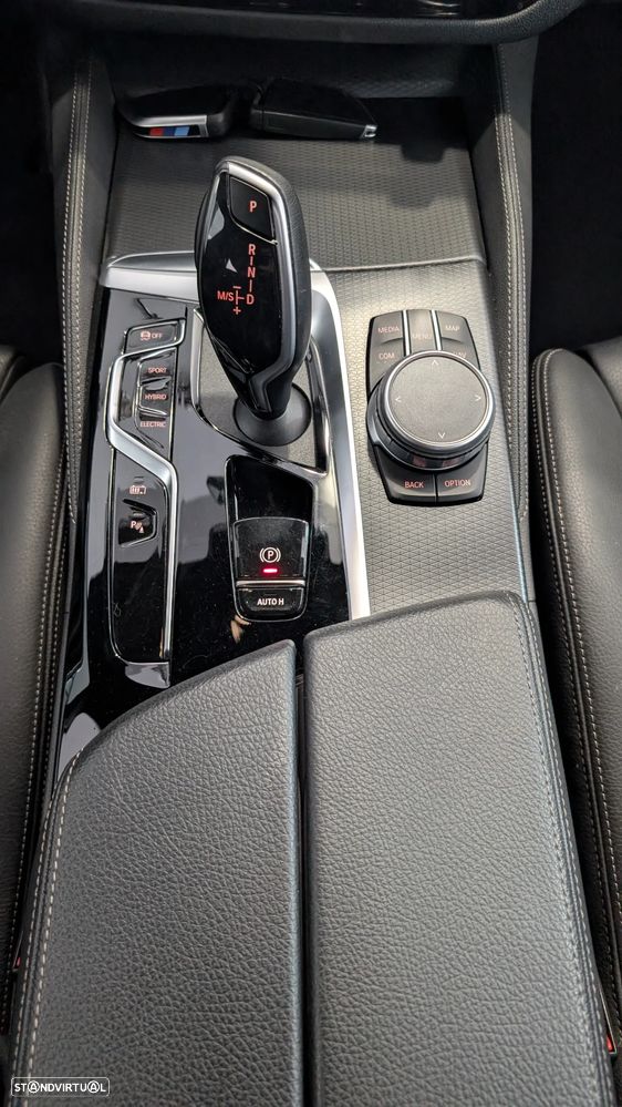 BMW 530 e Pack M - 19