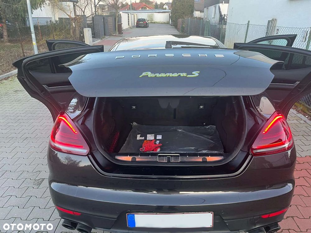 Porsche Panamera - 22