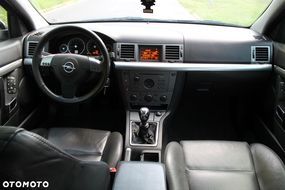 Opel Signum 2.0 T Cosmo - 16