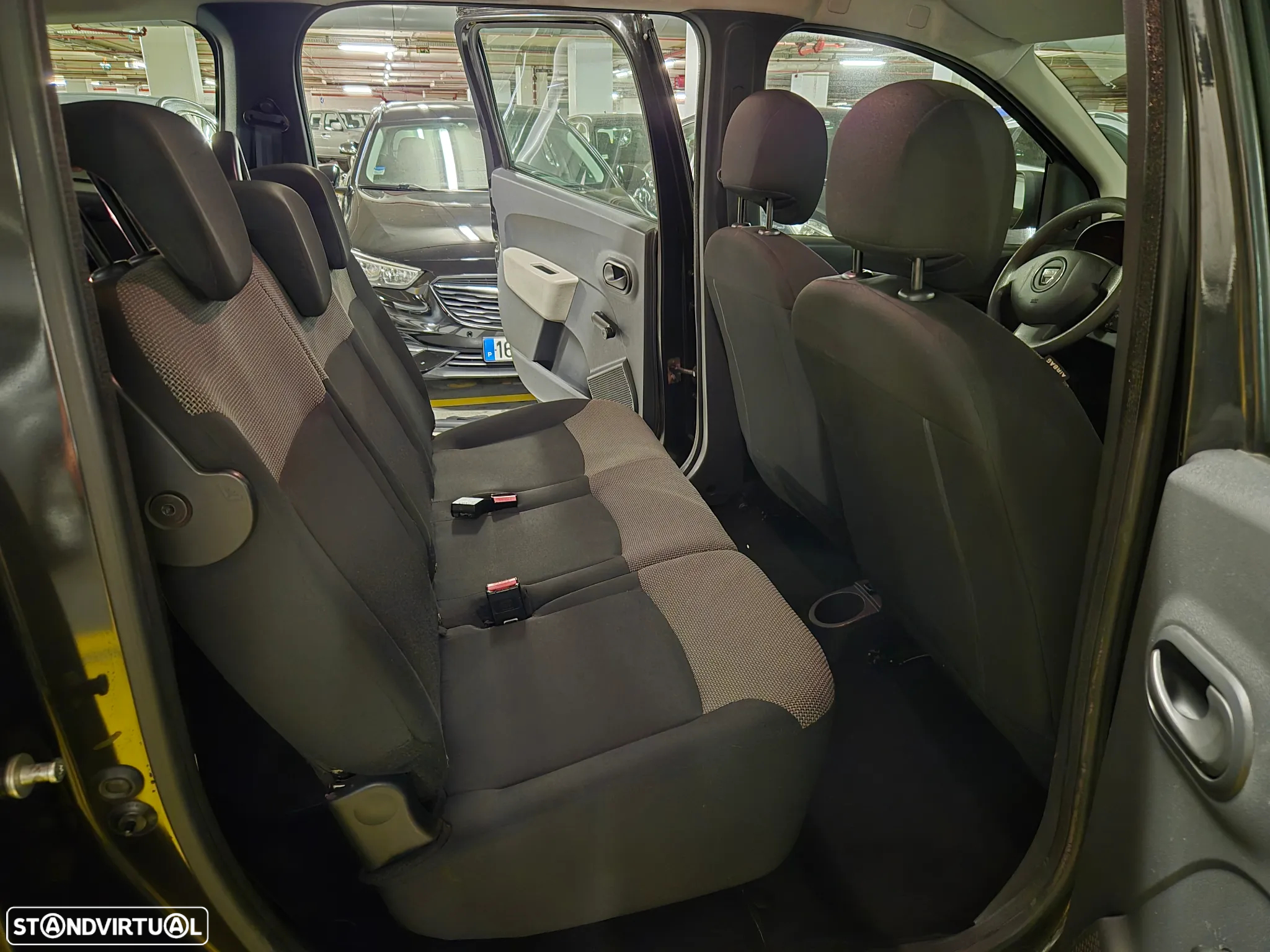 Dacia Lodgy 1.2 TCe Confort 7L - 15