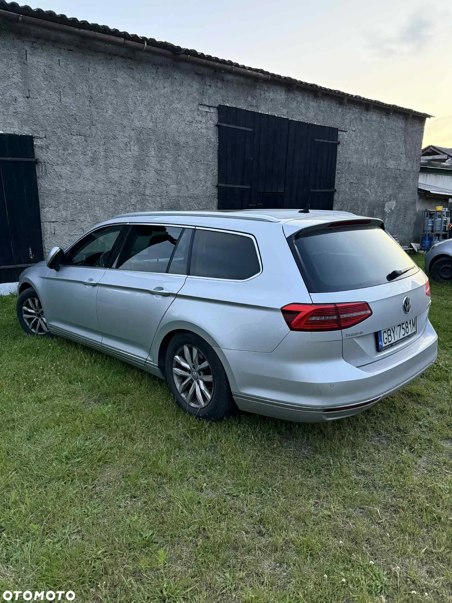 Volkswagen Passat - 11