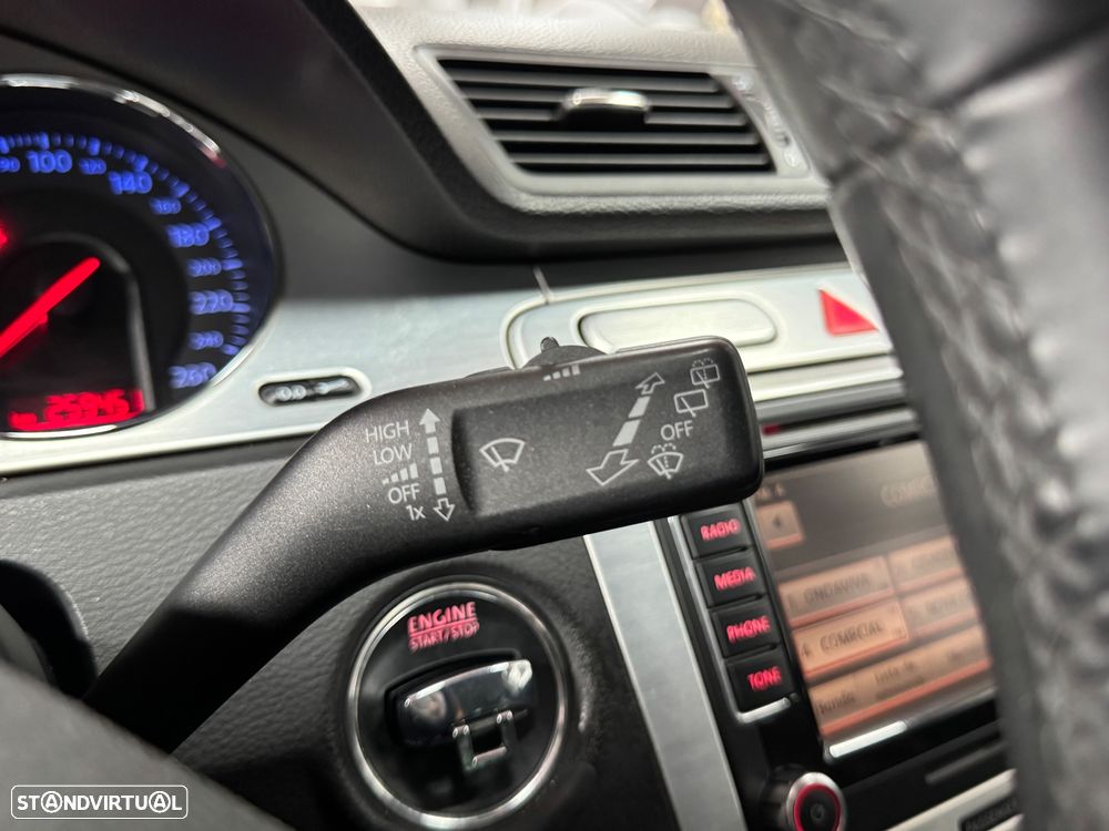 VW Passat Variant 2.0 TDI Highline - 26