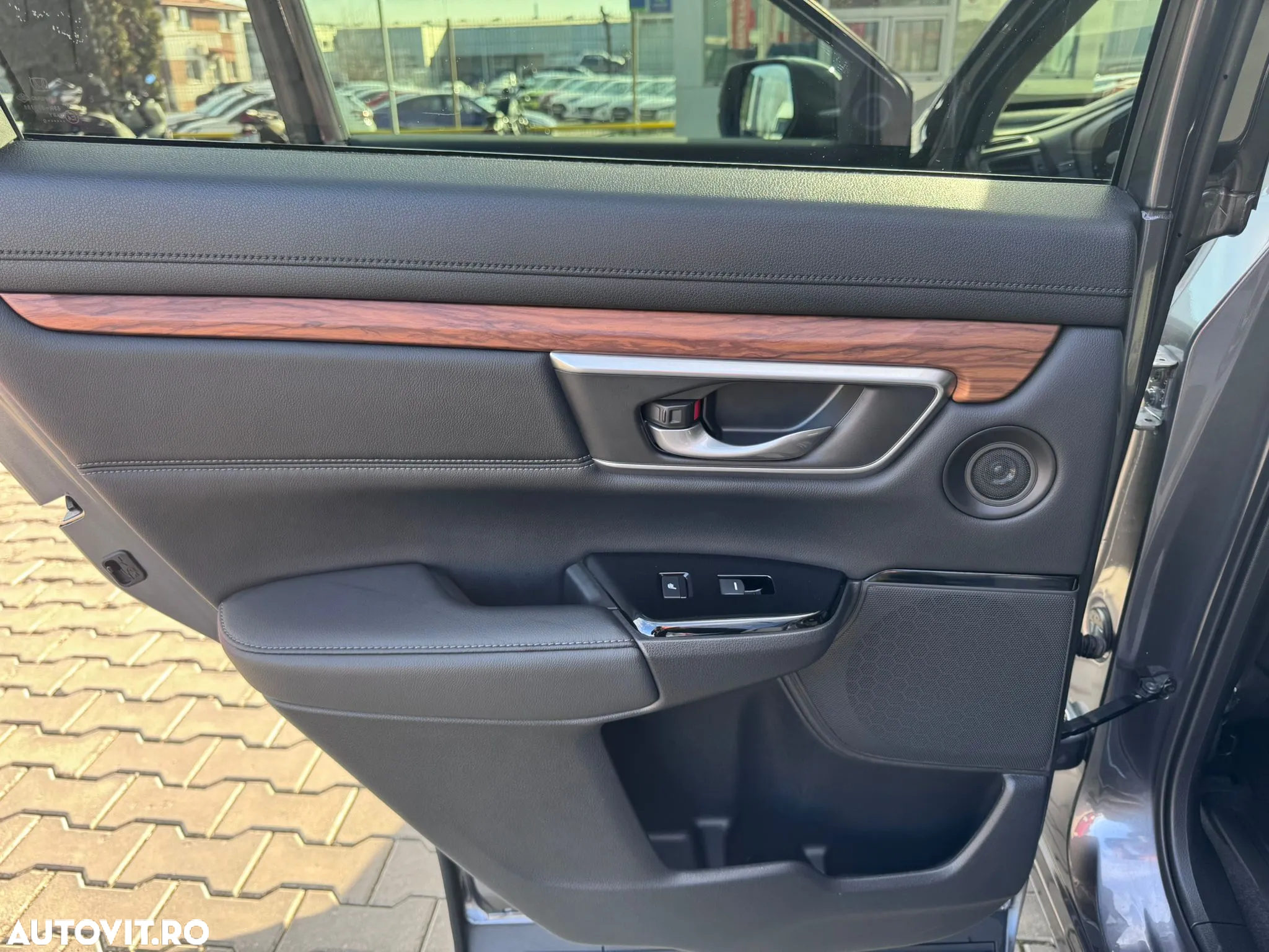 Honda CR-V 1.5 VTEC Turbo 4WD CVT Executive - 18