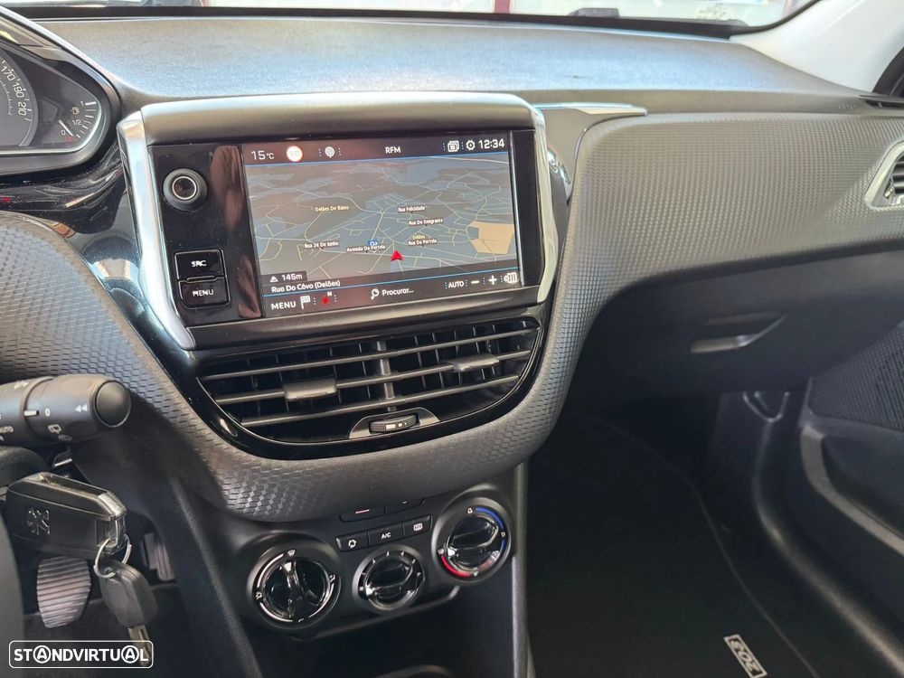 Peugeot 208 1.2 PureTech Signature - 10