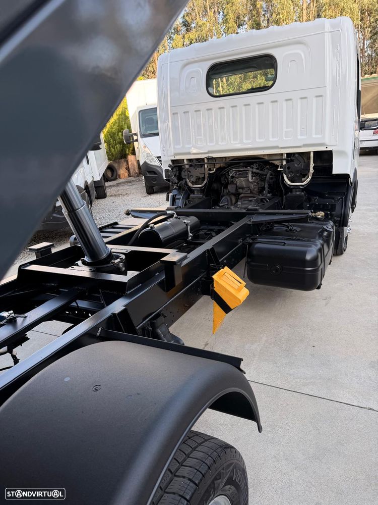 Nissan Cabstar NT400 Tribasculante - 11