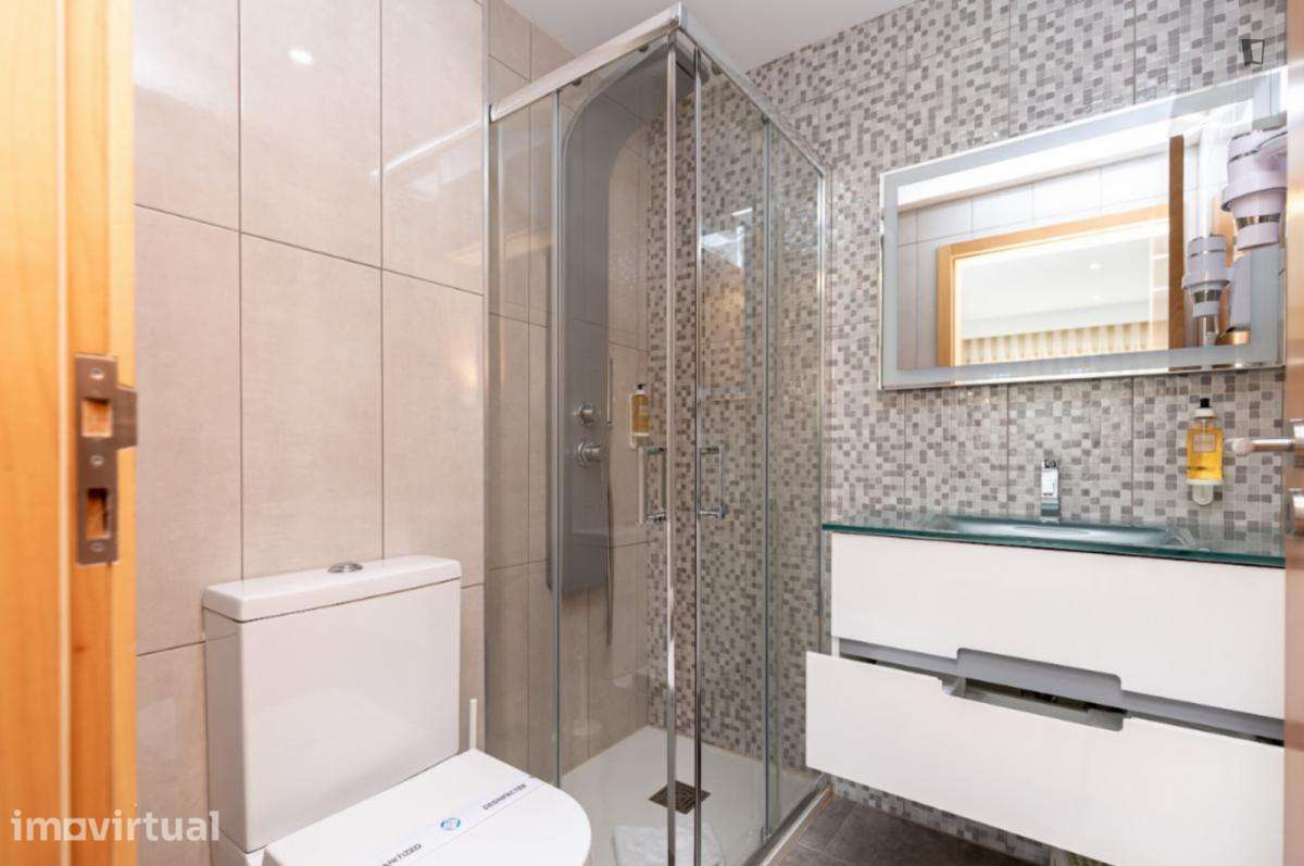 Apartamento com 2 quartos - localizado em Paranhos Porto - Grande imagem: 4/14