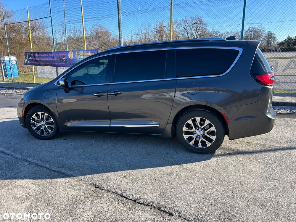 Chrysler Pacifica - 5