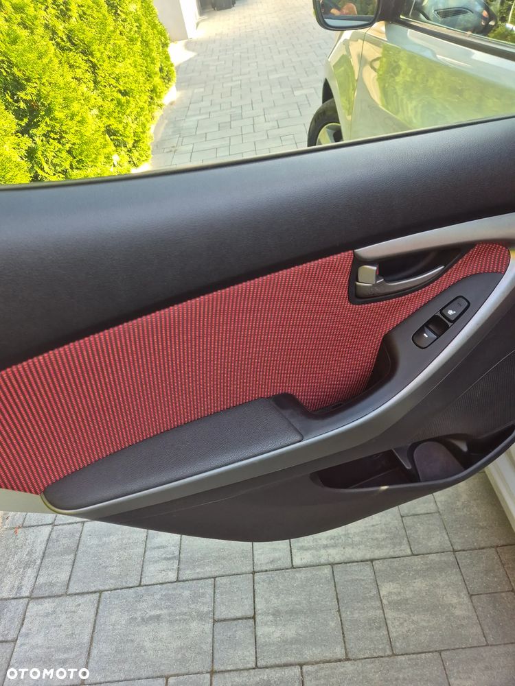 Hyundai Elantra 1.6 Comfort - 7