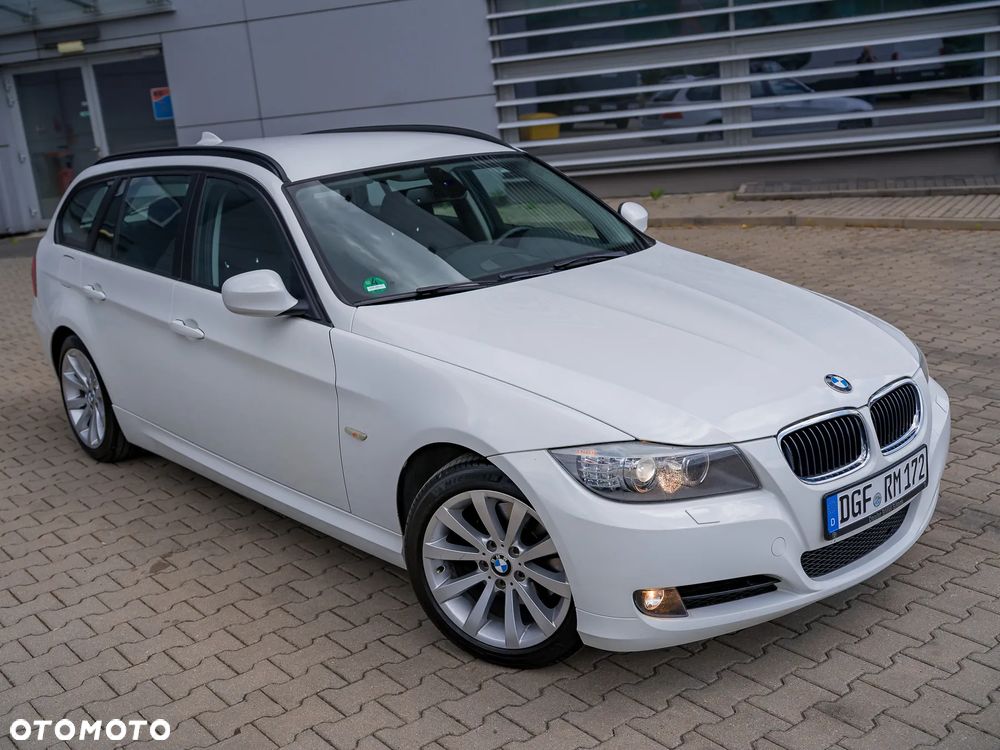 BMW Seria 3 318d DPF Edition Lifestyle - 17