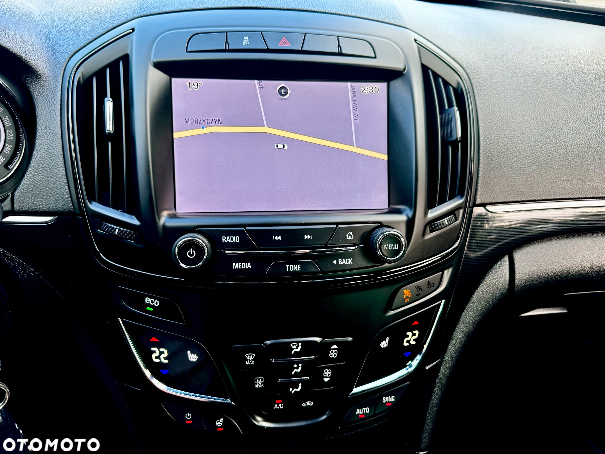 Opel Insignia - 32